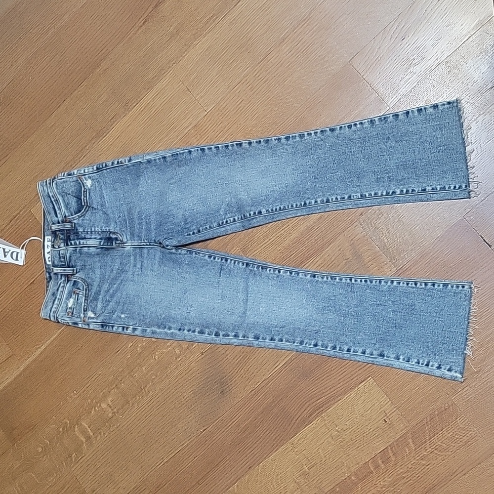 Daze Shy Girl Jean